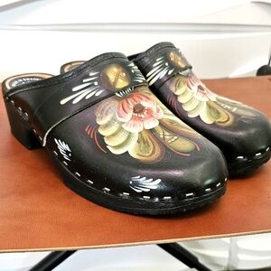 Brand New Swedish (Personlized*) Clogs